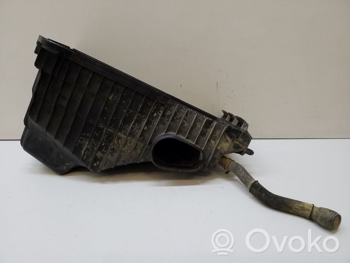 Volkswagen Touareg I Oro filtro dėžės dangtelis 7L6129857