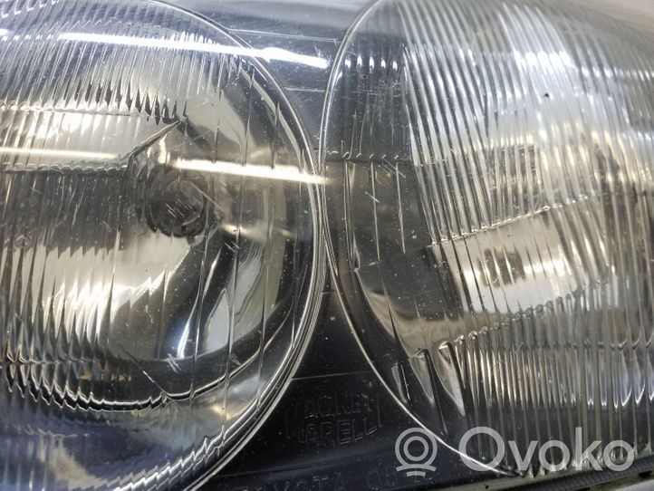 Toyota Avensis T220 Phare frontale 54533366