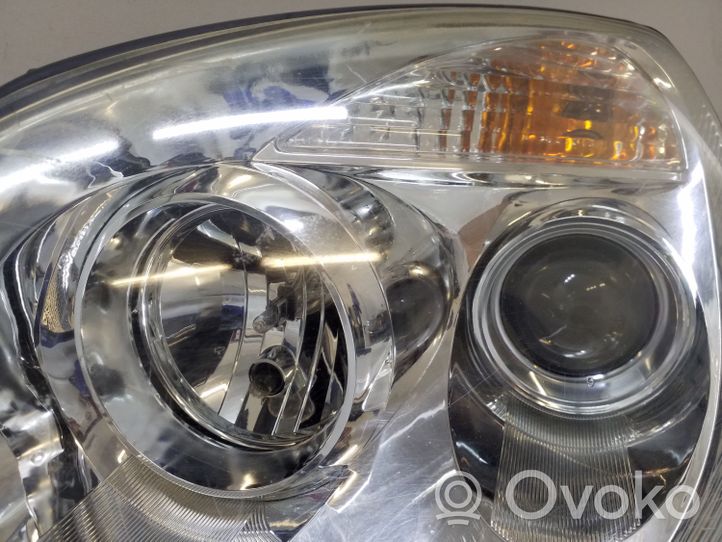 KIA Carens II Headlight/headlamp 921011D0