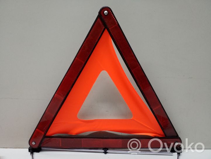 Hyundai Tucson IV NX4 Triangle d'avertissement 27R04012757