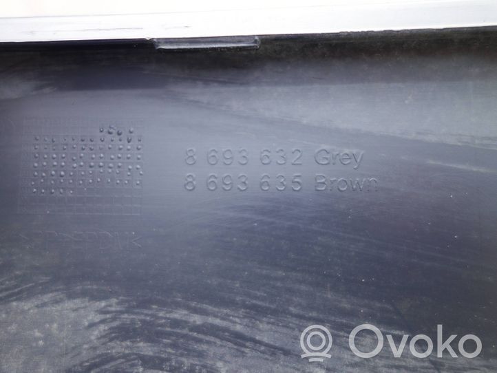 Volvo XC70 Zderzak tylny 8693638