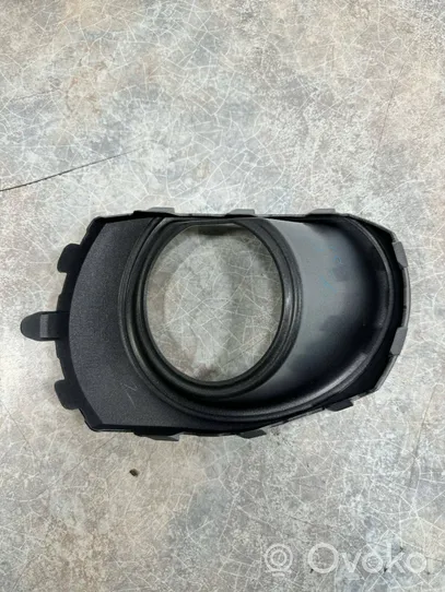 Subaru Outback Moldura/rejilla de la luz antiniebla delantera 57731AJ490