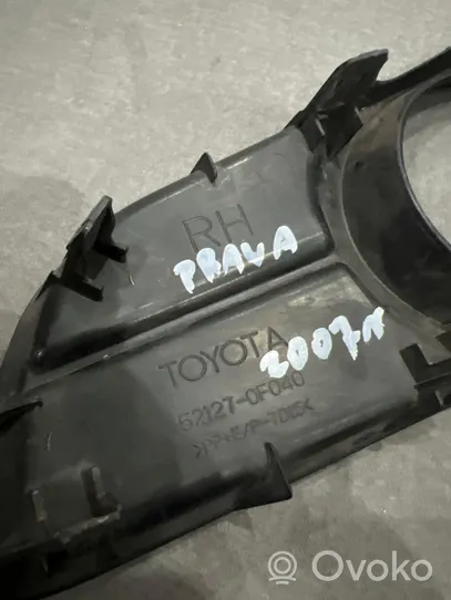Toyota Corolla Verso AR10 Priešrūkinio žibinto apdaila/ grotelės 52127-0F040