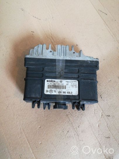 Volkswagen Golf III Calculateur moteur ECU 0261203302