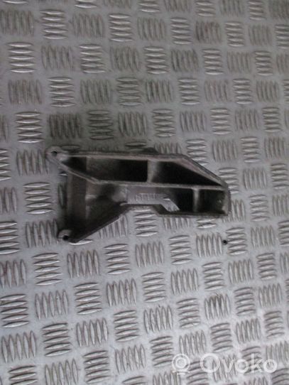 Seat Cordoba (6K) Supporto di montaggio del motore (usato) 038129723E