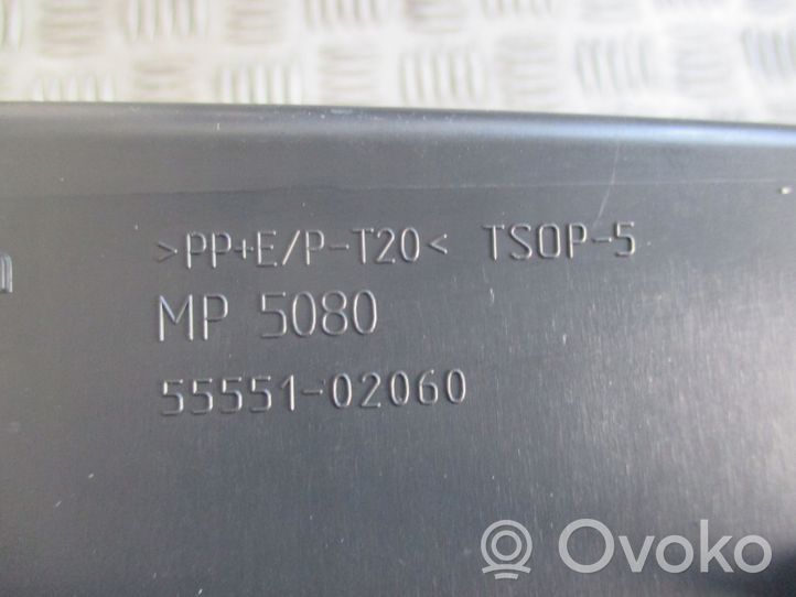 Toyota Corolla E120 E130 Pokrywa schowka deski rozdzielczej 55551-02060