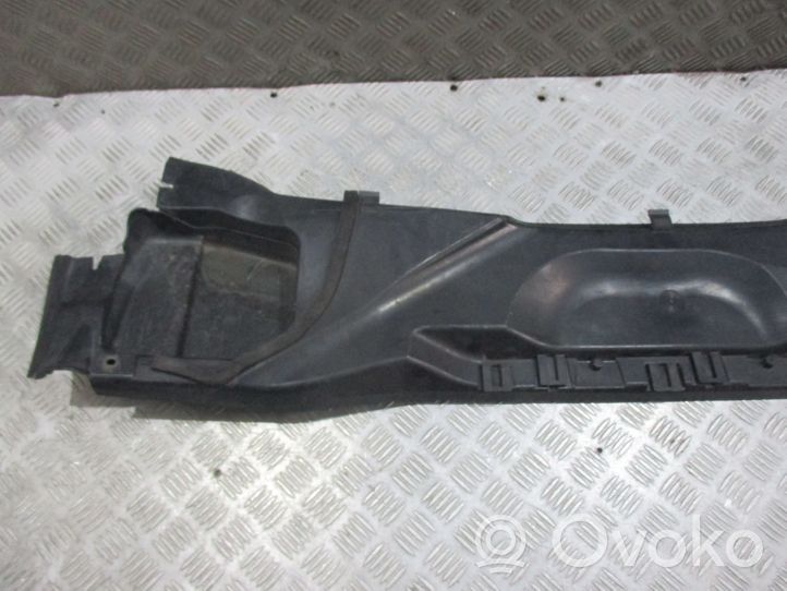 BMW 1 E81 E87 Wlot / Kanał powietrza intercoolera 6925017