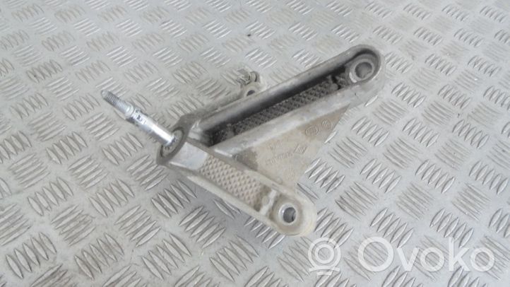 Renault Clio III Support de boîte de vitesses 