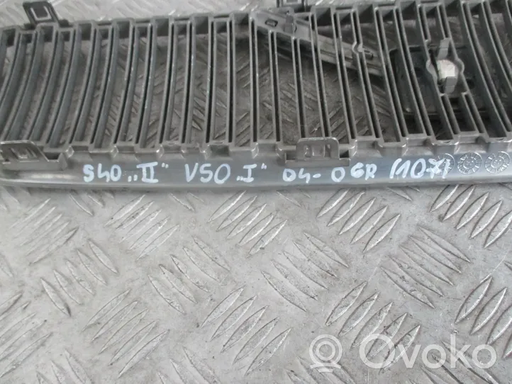 Volvo V50 Grille de calandre avant 