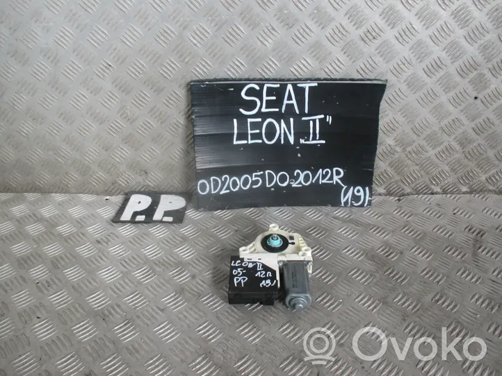 Seat Leon (1P) Moteur de lève-vitre de porte avant 