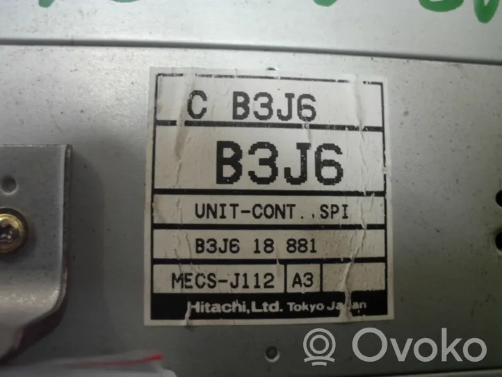 Mazda 121 SM Unité de commande, module ECU de moteur B3J618881