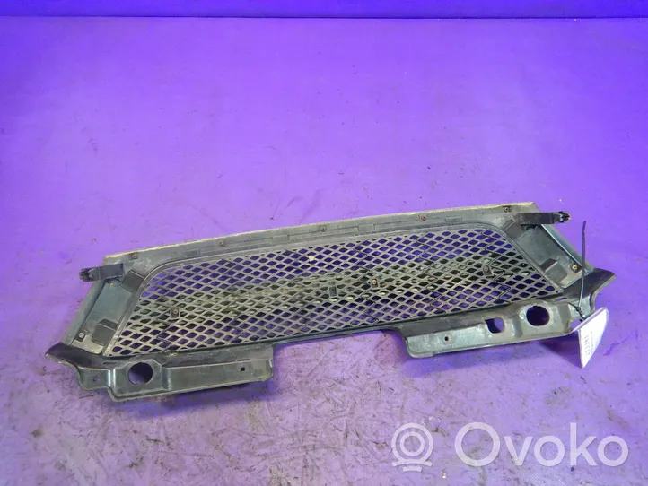 Chevrolet Tacuma Grille calandre supérieure de pare-chocs avant 96399717