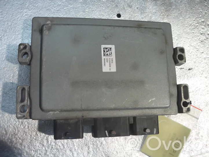 Renault Thalia I Unité de commande, module ECU de moteur 8200672654