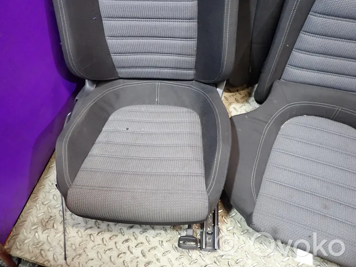 Volkswagen PASSAT CC Комплект сидений 