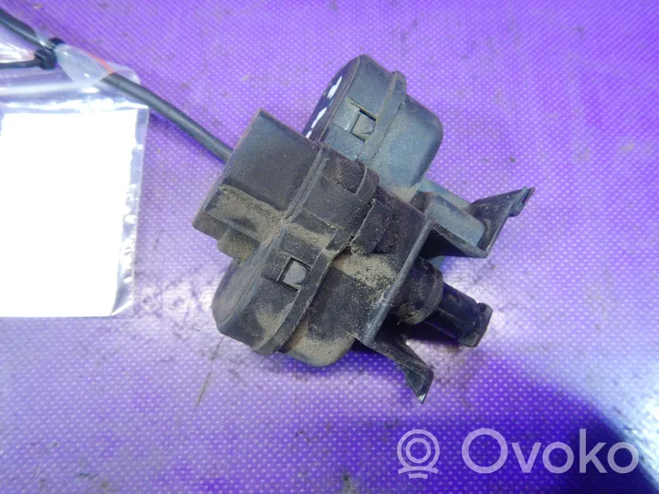 Volkswagen Tiguan Verrouillage du bouchon du réservoir de carburant 5N0810773B