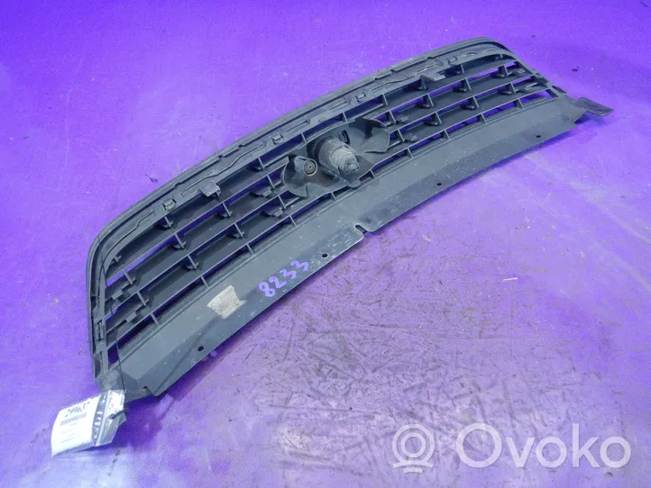 Ford C-MAX I Grille calandre supérieure de pare-chocs avant 7M51R8138A