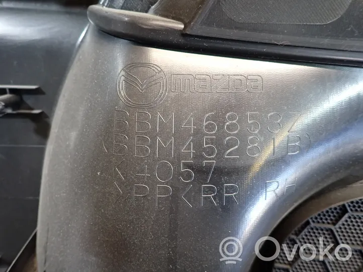 Mazda 3 II Conjunto de molduras del tarjetero de la puerta BBM46853Z