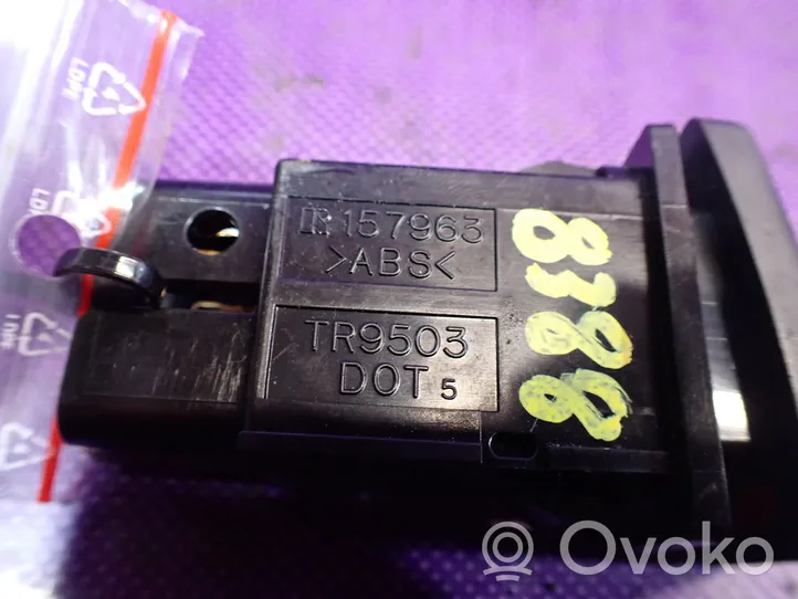 Volvo S60 Interrupteur feux de détresse 157963