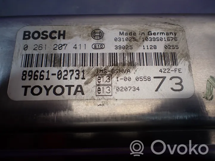 Toyota Corolla E120 E130 Unité de commande, module ECU de moteur 8966102731