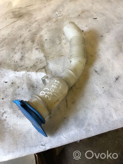 Audi Q3 8U Window washer liquid tank fill tube 8d0955455