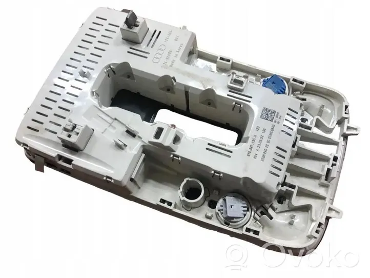 Audi A3 8Y Panel oświetlenia wnętrza kabiny 8Y0947135H