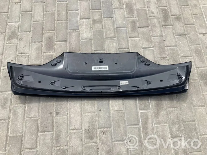 BMW 6 G32 Gran Turismo Trunk door license plate light bar 7200541