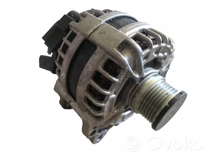 Volkswagen Golf VIII Generatore/alternatore 03H903026J