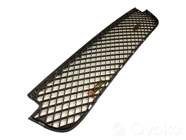 BMW X3 E83 Grille inférieure de pare-chocs avant 3416203