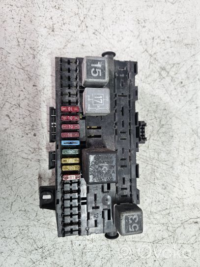 Volkswagen Golf II Fuse module 171941813D