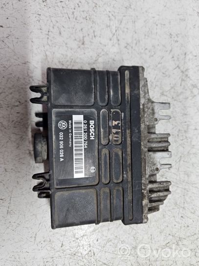 Volkswagen Golf III Calculateur moteur ECU 0261200764