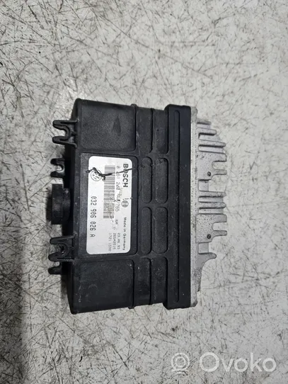 Volkswagen Golf III Engine control unit/module 032906026A