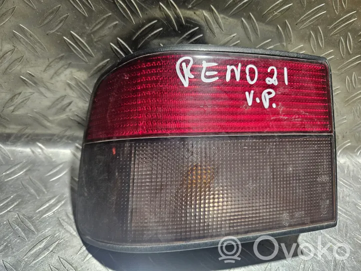 Renault 21 Lampa tylna 7700792974