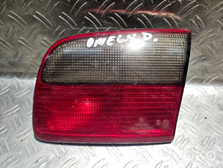 Opel Omega B1 Luci posteriori del portellone del bagagliaio 45300