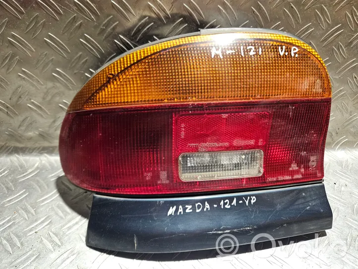 Mazda 121 Luci posteriori 22061364