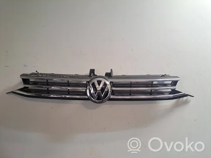 Volkswagen Touran III Grille calandre supérieure de pare-chocs avant 5TA853653B