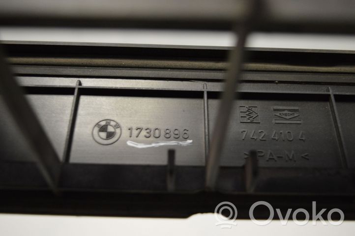 BMW 5 E39 Ilmansuodattimen kotelon kansi 1730896