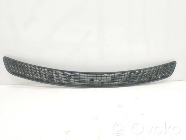 Mercedes-Benz C W203 Bonnet/hood grill 2038800205