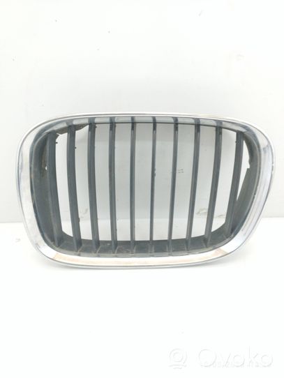 BMW 5 E39 Atrapa chłodnicy / Grill 8159311