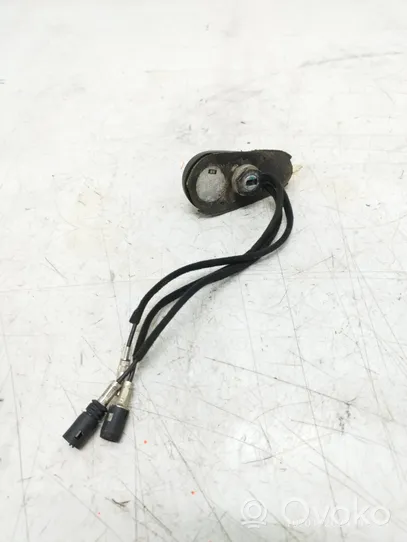 Audi A4 S4 B5 8D Antenna GPS 8L0035501B