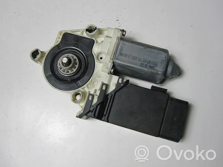 Volkswagen New Beetle Front door window regulator motor 9776101435202