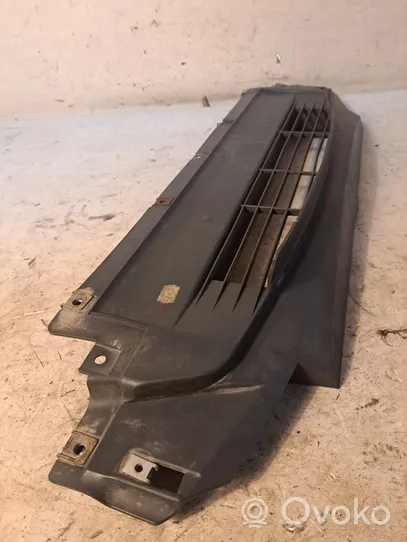 BMW X6 M Radiatoru paneļa apakšējā daļa (televizora) 7205941