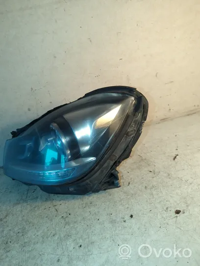 Mercedes-Benz C AMG W204 Lampa przednia A2048208139