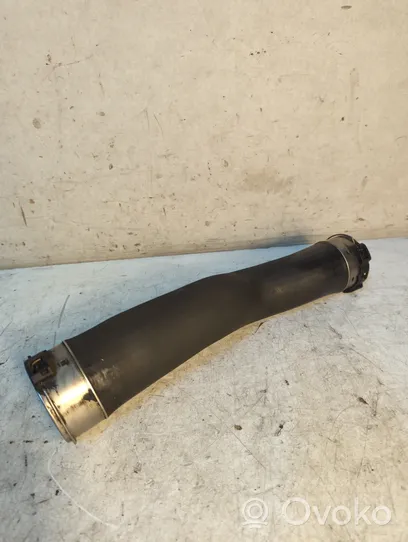 BMW 5 F10 F11 Tube d'admission de tuyau de refroidisseur intermédiaire 521108A