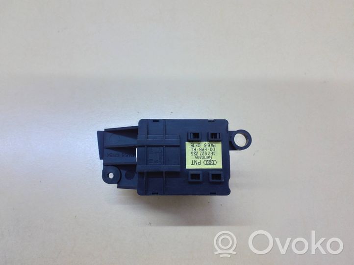 Audi A8 S8 D3 4E Interrupteur, commande de frein de stationnement 4E0927225