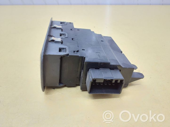 Volvo S60 Interruttore di controllo dell’alzacristalli elettrico 8682949