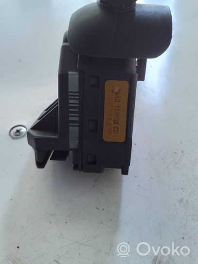 Ford Focus Wiper switch 17A553