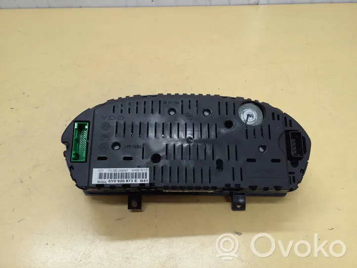 Skoda Fabia Mk2 (5J) Compteur de vitesse tableau de bord 6Y0920873E