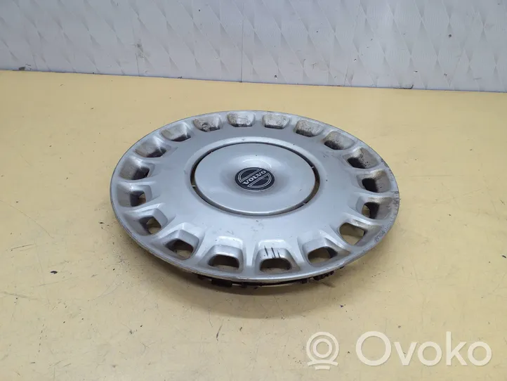 Volvo V50 R15 wheel hub/cap/trim 30615582