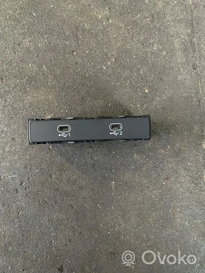 Audi A6 S6 C8 4K Connettore plug in USB 4N1035736