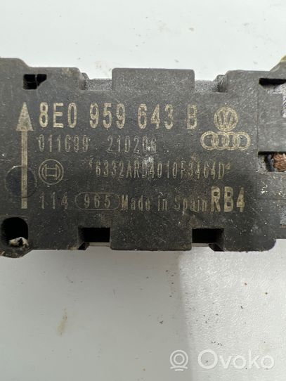 Audi A4 S4 B7 8E 8H Czujnik uderzenia Airbag 8E0959643B